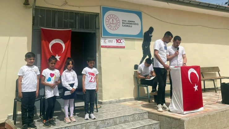 4 Mevcutlu okulda 23 Nisan kutlaması