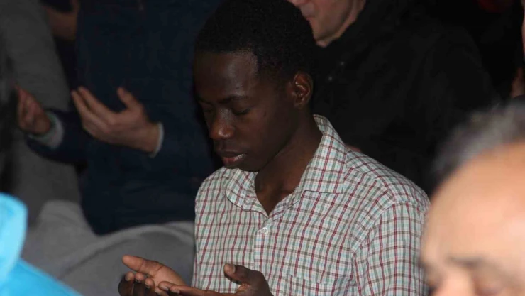 6 Şubat'ın yıl dönümünde depremde vefat edenler için dua edildi