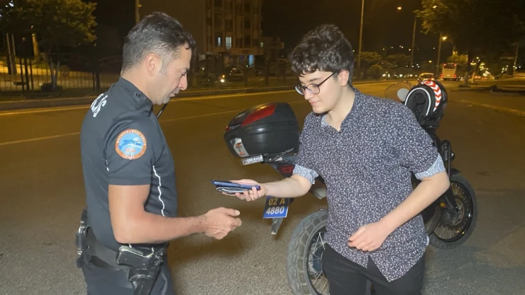 Adıyamanlı gençten örnek davranış