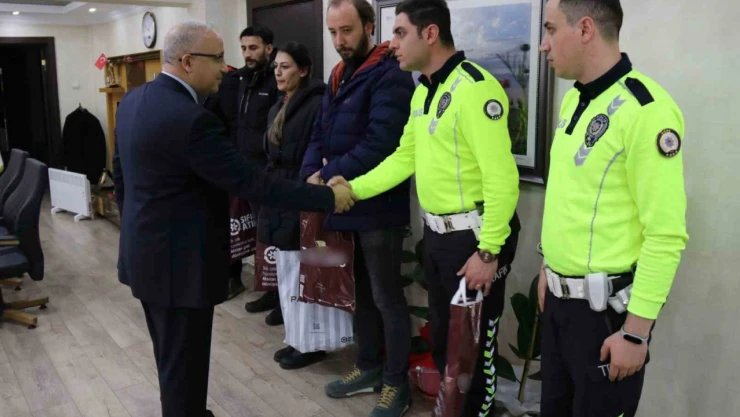 Ağrı'da başarılı emniyet personeli ödüllendirildi