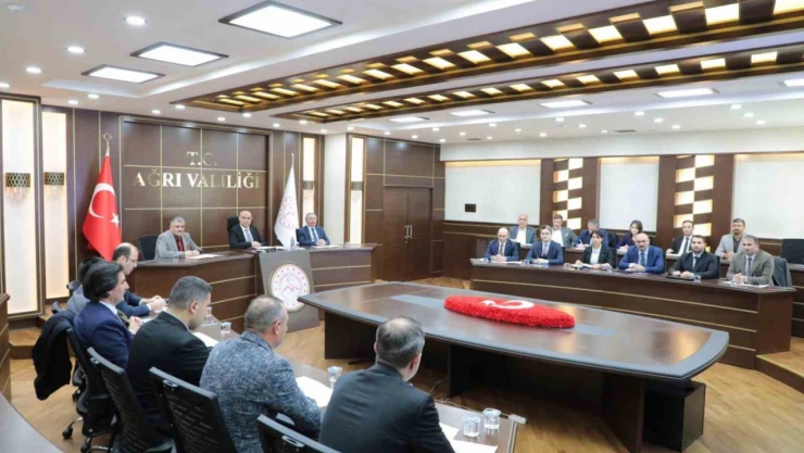 Ağrı Valisi Koç, turizm ve trafik toplantıları yaptı