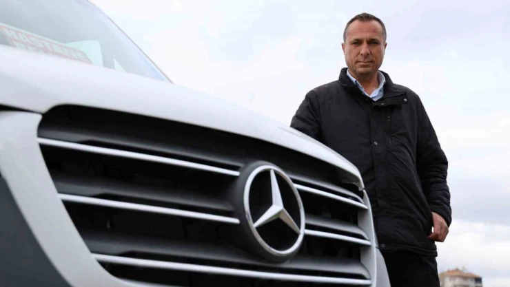 Aldığı sıfır Mercedes minibüs 4 gün sonra arızalandı, 5 kez servise gitti
