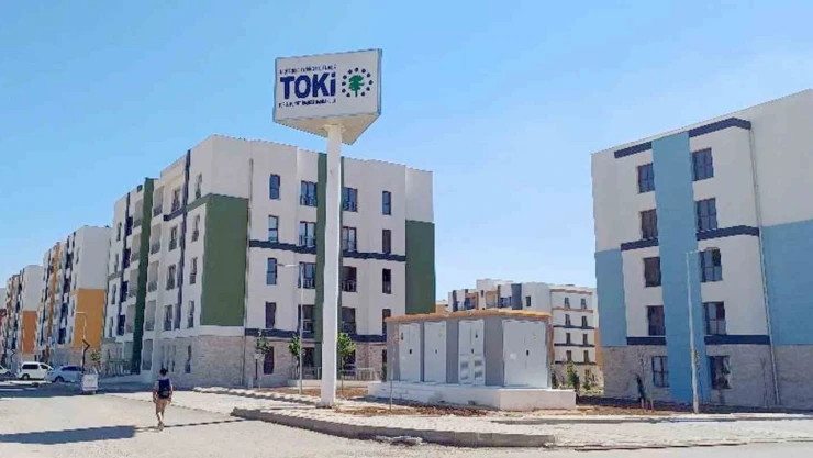 Arabanlı depremzedeler kalıcı konutlara yerleşmeye başladı