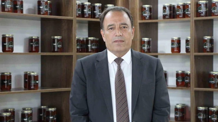 Arı Ürünleri Tanıtım Ofisinde hem Bingöl balının satışı yapılıyor hem de yöresel kahvaltı imkanı sunuluyor
