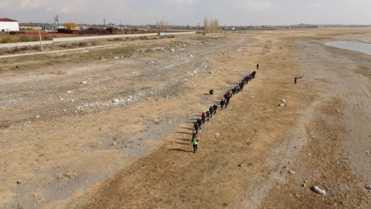 Arin Gölü'nde su seviyesi her geçen gün biraz daha düşüyor