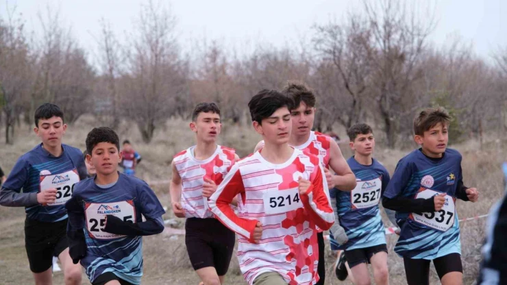 Atletizmi Geliştirme Projesi'nde ilk kademe yarışmaları Erzincan'da gerçekleştirildi