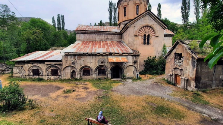 Bağbaşı Taş Camii görenleri büyülüyor