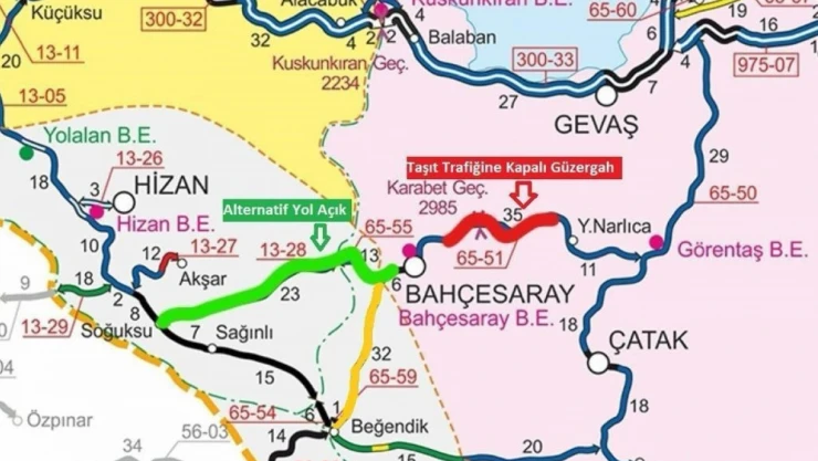 Bahçesaray yolu kar yağışı nedeniyle trafiğe kapatıldı