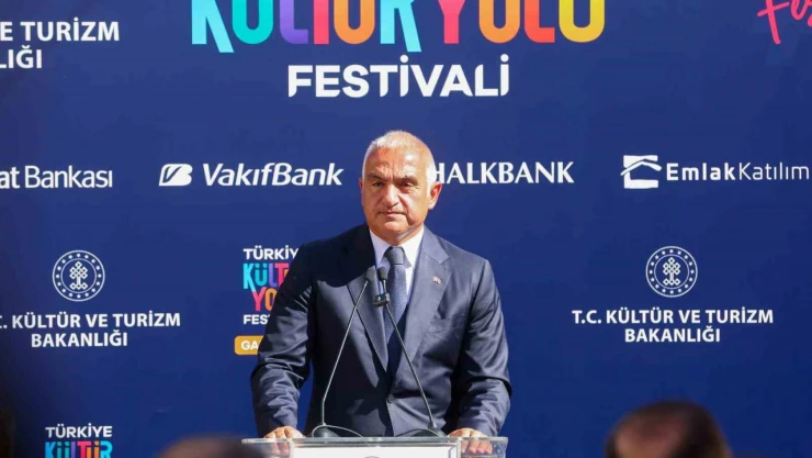 Bakan Ersoy: 'Türkiye, dünyada turizm konusunda ilk 5'te yer almaktadır'