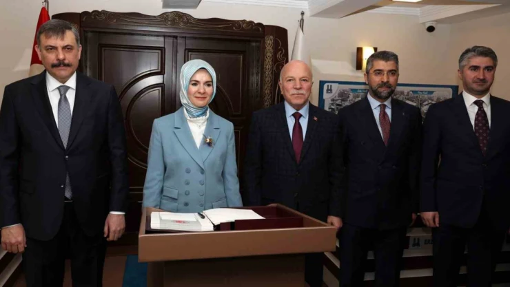 Bakan Göktaş'tan Başkan Sekmen'e sosyal projeler teşekkürü