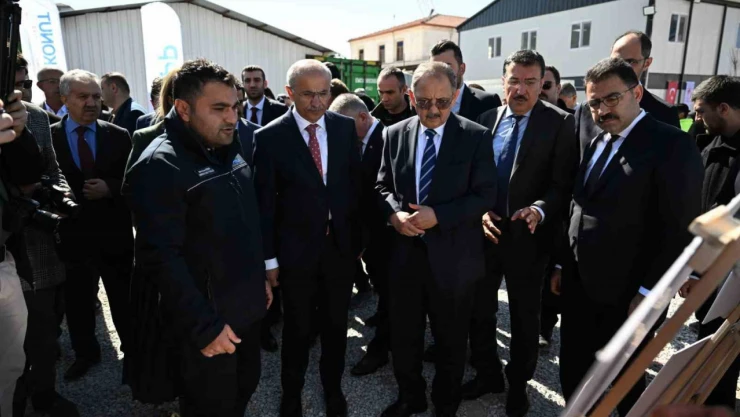 Bakan Özhaseki: 'Malatya'nın çarşısı 1 seneye ayağa kalkacak'