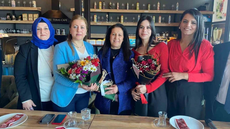 Başkan Günay: 'Kadınlar, yıkıldığında küllerinden doğan Anka kuşu gibidir'