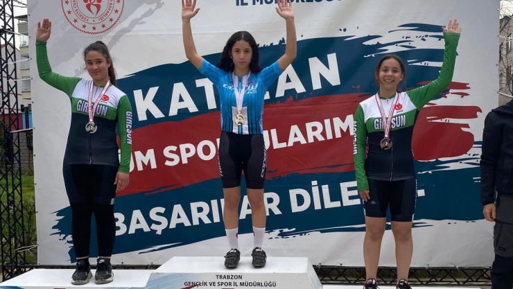 Bisiklette Sivaslı sporcudan büyük zafer