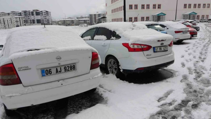 Bitlis'te Ekim ayında kar yağışı