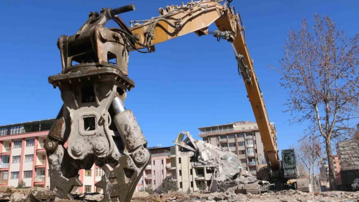 Bu maaşı duyan makas operatörlüğü için sıraya girecek: Aylık 300 bin lira