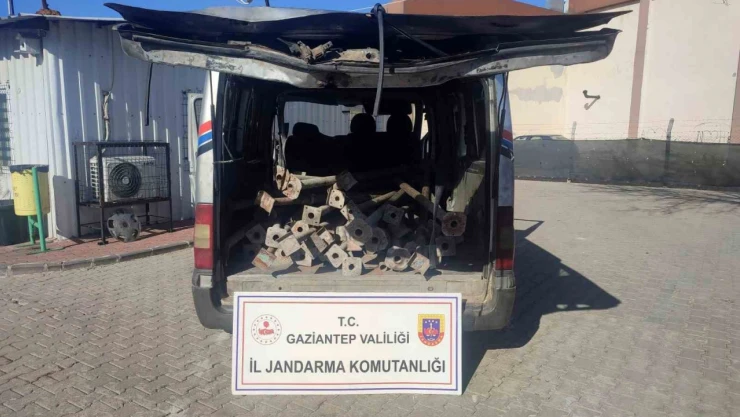 Çaldıkları araçla hırsızlık yapan şüpheliler suçüstü yakalandı