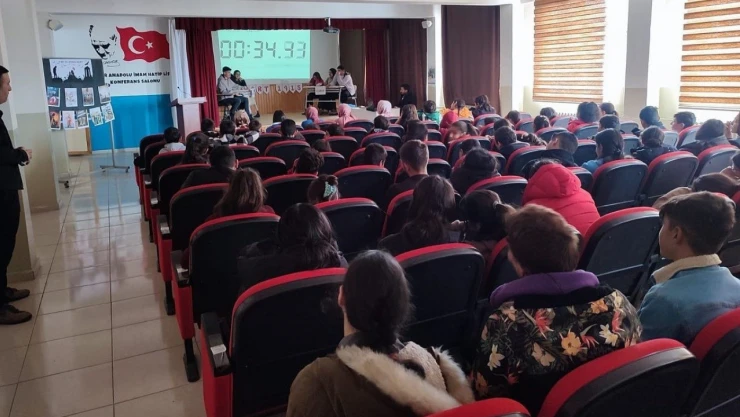 Çıldır'da öğrenciler münazarada buluştu