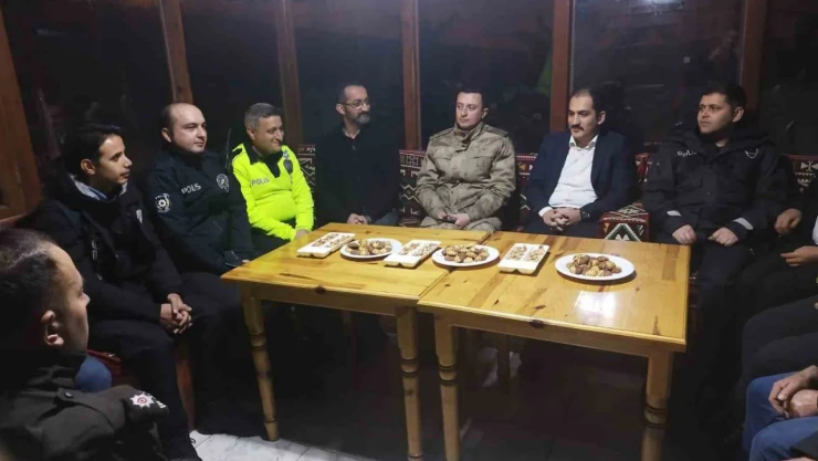 Çıldır Kaymakamı M. Enes İpek'ten yeni yıl ziyaretleri