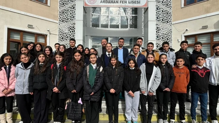 Çıldır sekizinci sınıf öğrencilerinden Ardahan Liselerine ziyaret