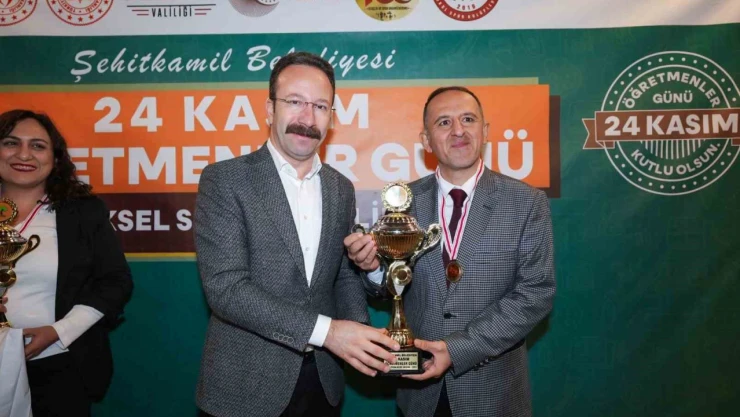 Dereceye giren öğretmenler ödüllendirildi