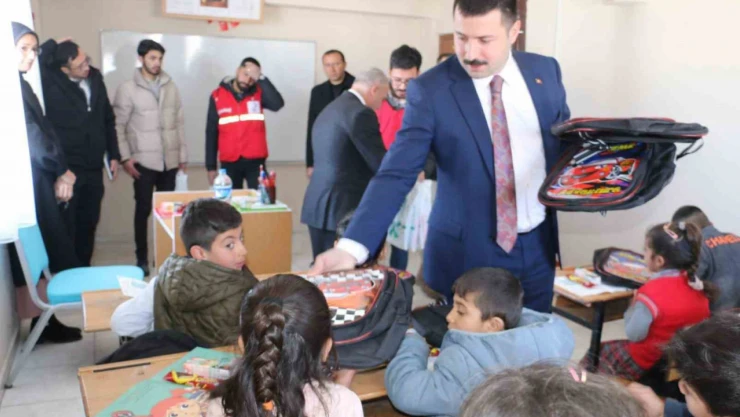 Diyadin Kaymakamı Karali, Pirali Köyü İlkokulunu ziyaret etti