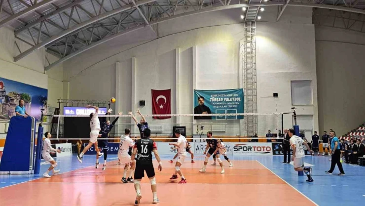 Efeler Ligi: TÜRŞAD: 3 - Arkasspor: 1