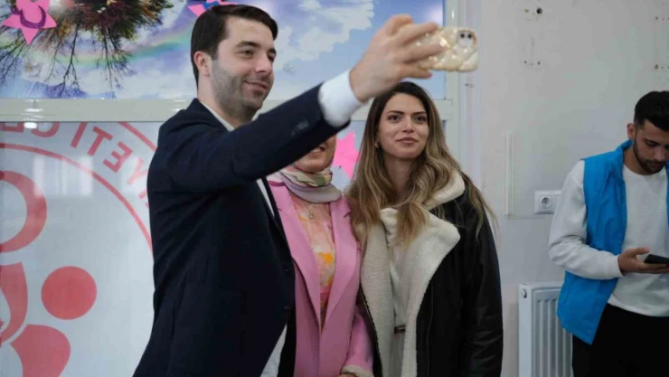 Efendioğlu ÜNİDES projesi kapsamında gençlerle buluştu