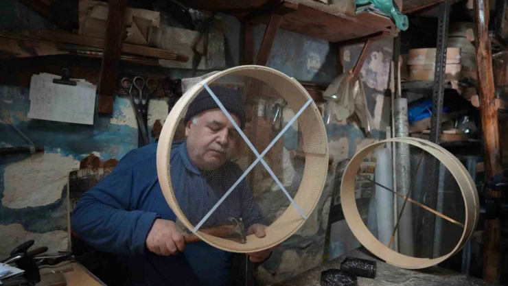 Elek ustaları günlük bin TL'ye eleman bulamıyor