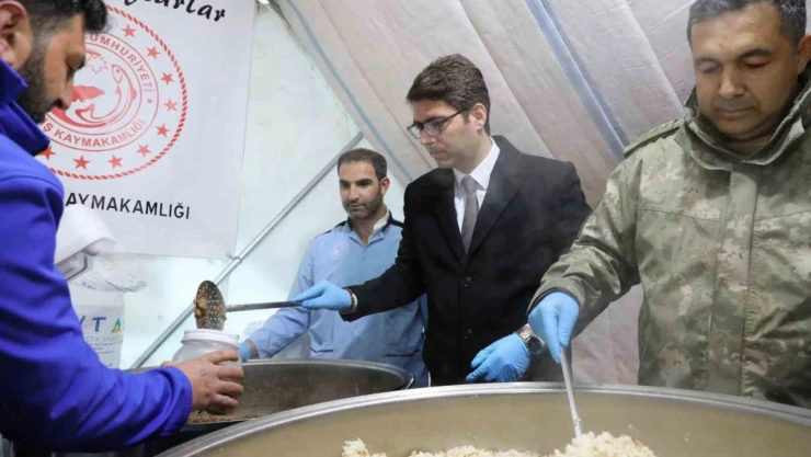 Erciş'te iftar çadırına yoğun ilgi