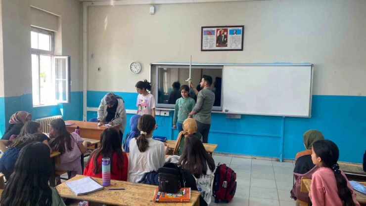 Erciş'te öğrencilere sağlık taraması yapıldı