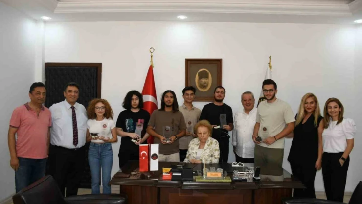 Ersoy'dan gençlere tarihi çağrı