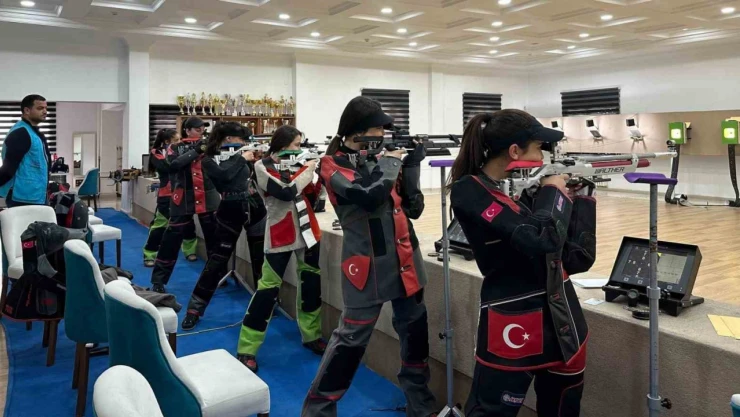 Erzincan'da derece için silahlar çekildi