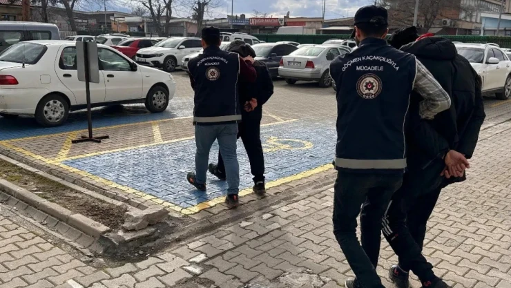 Erzincan'da göçmen kaçakçılığı suçundan 2 kişi tutuklandı