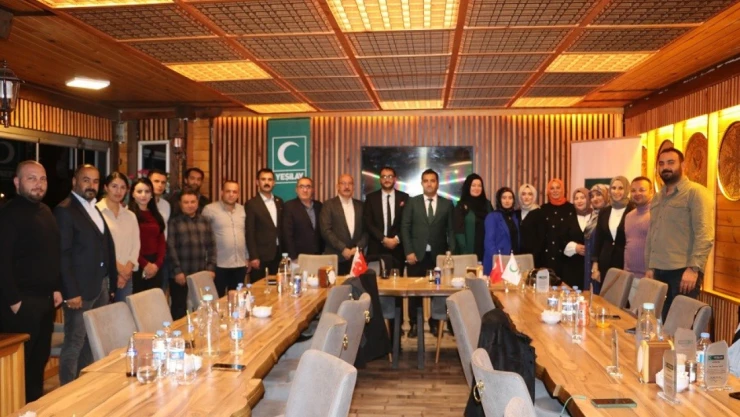 Erzincan Yeşilay'da bayrak değişimi