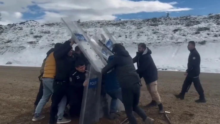Erzurum'da polisin tatbikatı gerçeği aratmadı