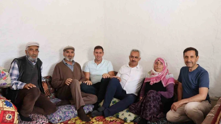 Fikriye Nine 72 yaşında köyüne muhtar oldu
