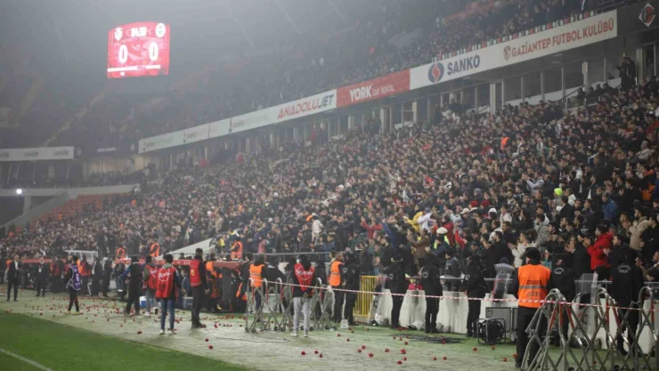 Gaziantep FK-Fenerbahçe maçında duygusal anlar