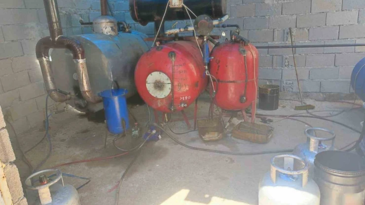 Gaziantep'te 400 bin TL değerinde kaçak akaryakıt ele geçirildi: 4 gözaltı