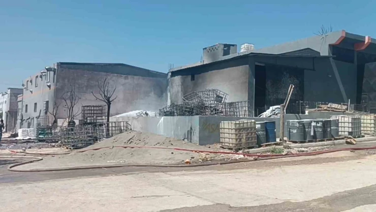 Gaziantep'te boya fabrikasında yangın