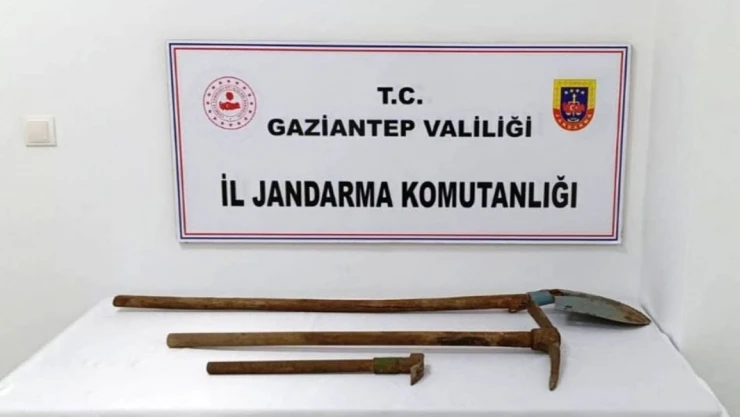 Gaziantep'te kaçak kazı operasyonu: 3 gözaltı