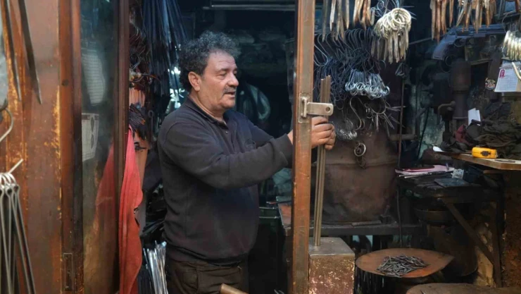 Gaziantep'te kebaplık şiş mesaisi başladı