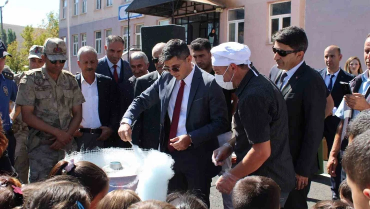 Hamur'da İlköğretim Haftası renkli geçti