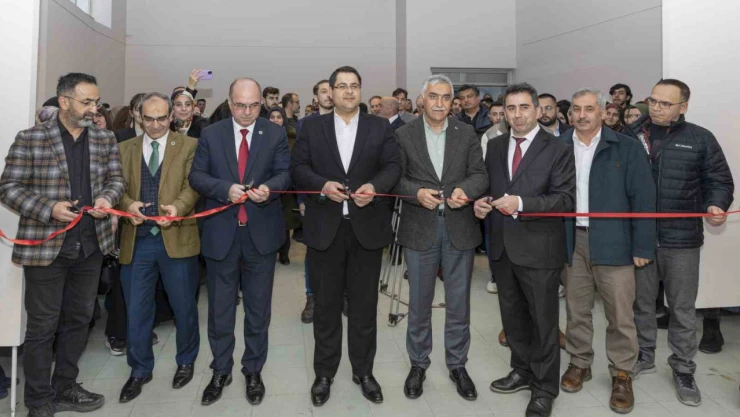 Hat ve tezhip sanatı, sanatseverlerle buluştu