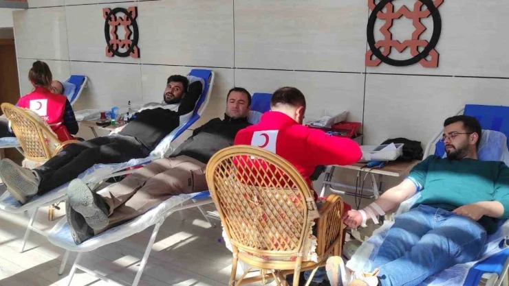 Havalimanı personelinden kan bağışı