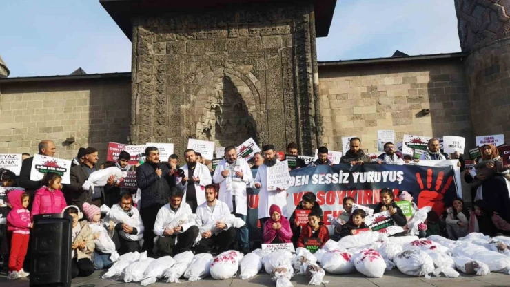 Hekimlerden Filistin için 'sessiz yürüyüş'