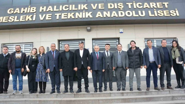 Hem eğitim, hem üretim