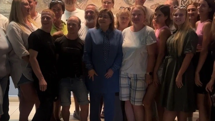 İlk Rus turist kafileye şehrin kültürünü Fatma Şahin tanıttı