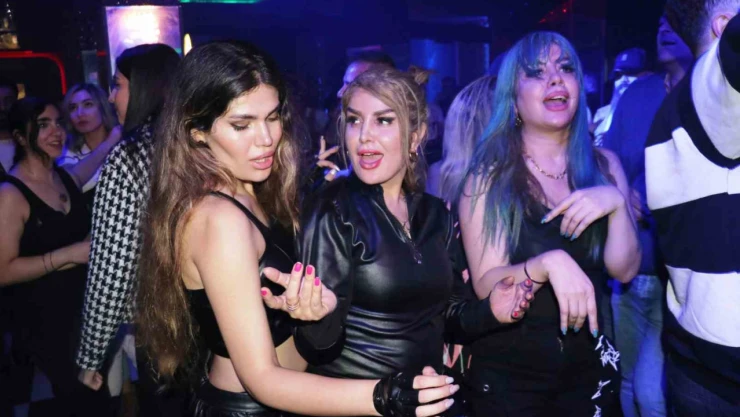 İranlılar nevruzu Van'da kutluyor