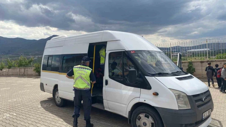 Jandarmadan okulların açılması öncesi sıkı denetim