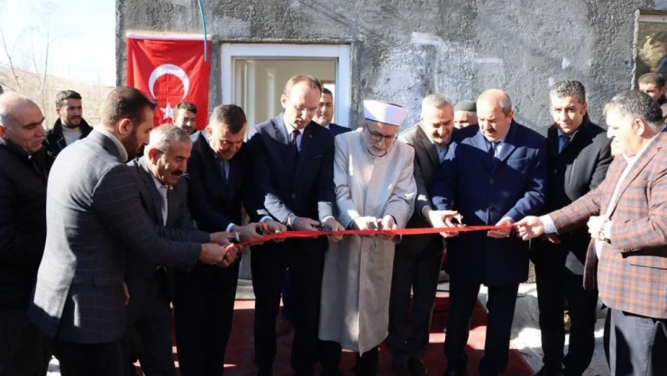 Karayazı Çıkılgan Mahallesi Cami dualarla açıldı